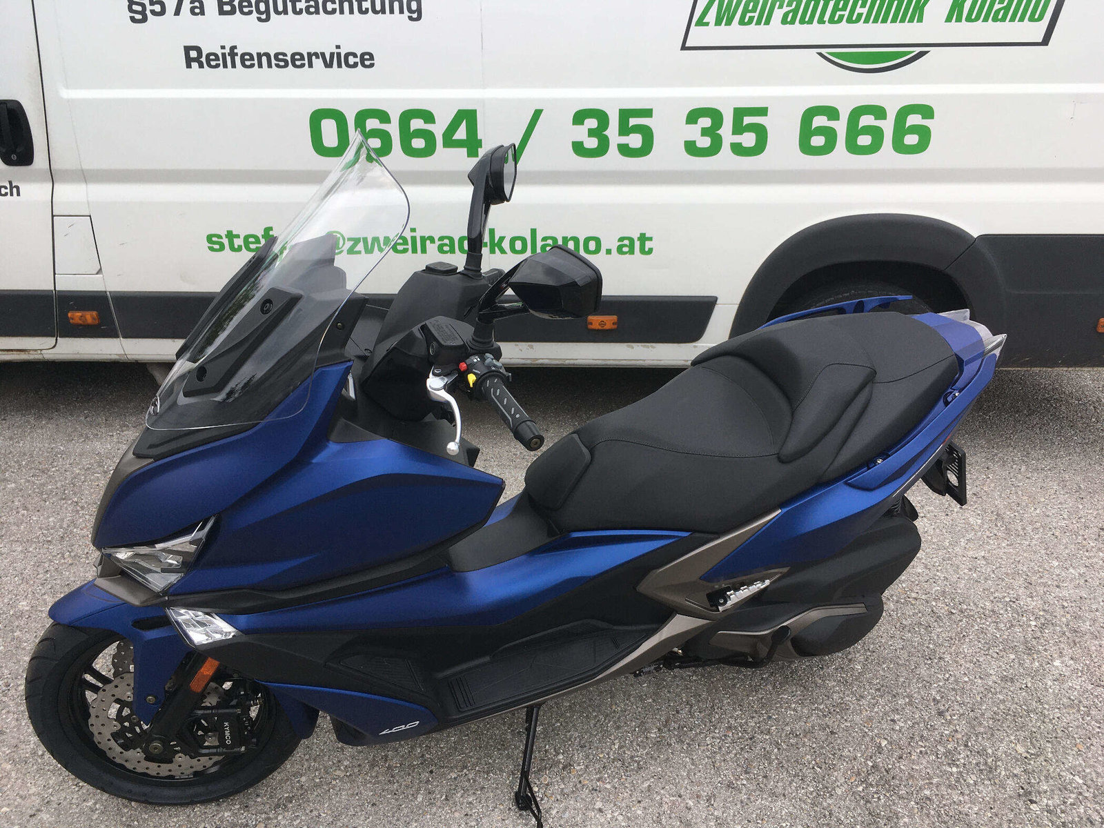 blauer Roller von Kymco 